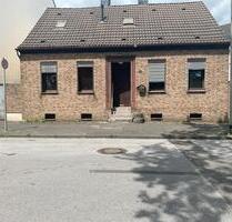 Haus in Duisburg Sanierungsbedürftig mit eigenem Grundstück