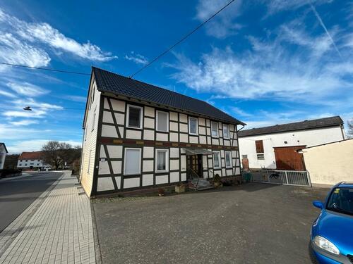 Foto - Hofreite. Anwesen mit Haus, Stallungen, Scheune, Pferdehaltung?