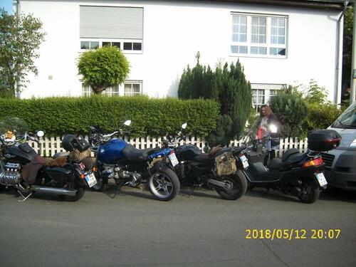 Foto - Handwerkerfamilie mit Kindern für mein Doppelhaus Warm-Miete