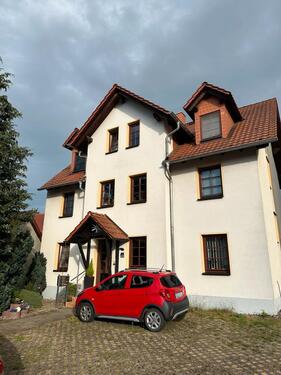 Foto - Großzügige 3-Zimmer-Wohnung mit Stellplatz und Tageslichtbad