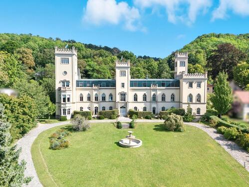 Foto - Herrschaftliches Wohnen - Attraktive 6-Zimmer Wohnung mit Dachterrasse und Gartenanteil in Dresden- Hosterwitz