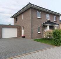 Stadtvilla mit Garage in Schleswig