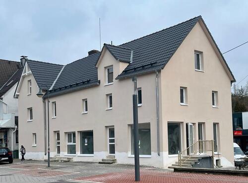 Foto - Kernsaniertes Anlageobjekt-Haus,6 Wohnungen+Gewerbe,40000€ Miete