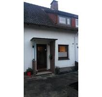 Reihenmittelhaus * Mietwohnung, 3 Zi., Küche, Bad, mit Garten - Varel