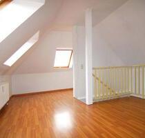 Hübsche Dachgeschoss-Maisonette-Wohnung in zentrumsnaher, grüner Lage! - Zwickau