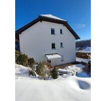 Helle Dachgeschosswohnung in ruhiger Lage mit Balkon - Schalkenbach