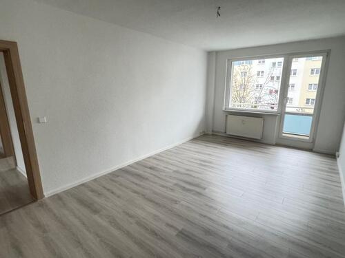 Foto - SCHÖNE 3 RAUM WOHNUNG MIT BALKON U. BADEWANNE IN NEUBRANDENBURG ZU VERMIETEN