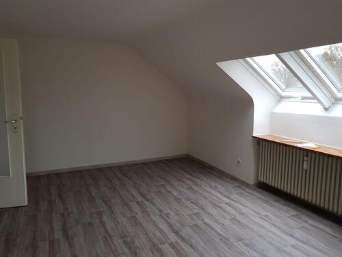 Foto - 3 Zimmer Dachgeschoßwohnung zur Miete in Schwarzenbruck