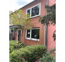 Haus in Bonn Röttgen - 1.950,00&nbsp;EUR Kaltmiete, ca.&nbsp; 105,00&nbsp;m&sup2; in Bonn (PLZ: 53125) Hardtberg