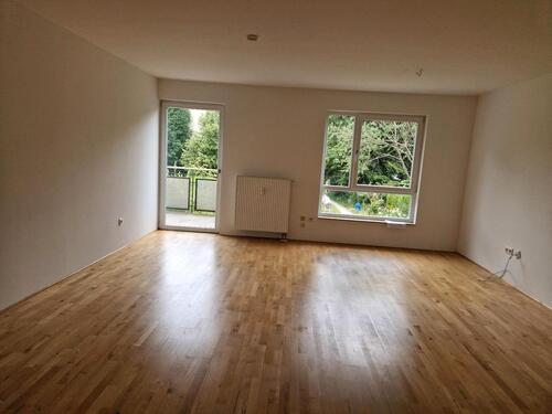 Foto - Frauen WG ZimmerWohnung eigenes Bad, klein Flur u. gemein. Küche