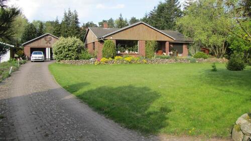 Foto - 4-Raum Einfamilienhaus Bungalow 109 qm auf 1.447 qm, Doppelgarage