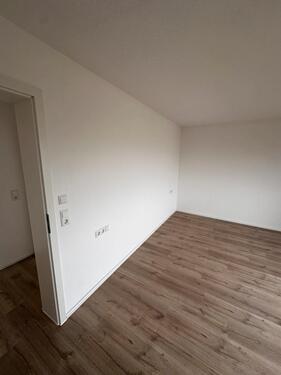 Foto - Moderne 4,5 Zimmer-Wohnung 100 m2 mit Balkon und Stellplatz