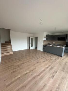 Foto - 4–5 Zimmer-Wohnung über 3 Etagen, ab sofort