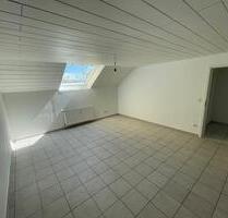 *Provisionsfrei* 3-Zimmer Wohnung in kleiner Wohneinheit + Garage - Hockenheim