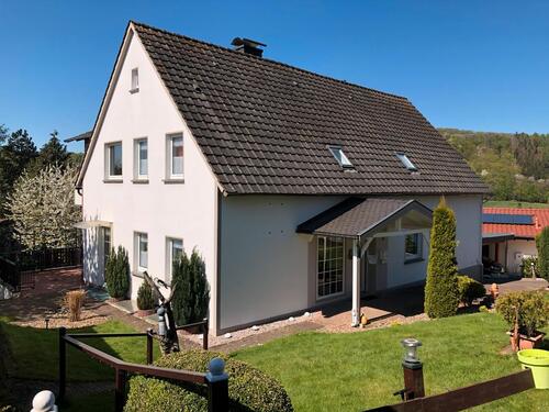 Foto - Geräumige Familienwohnung-136 m², 4Zi, Bal, Garten, Ebk, Sackg.