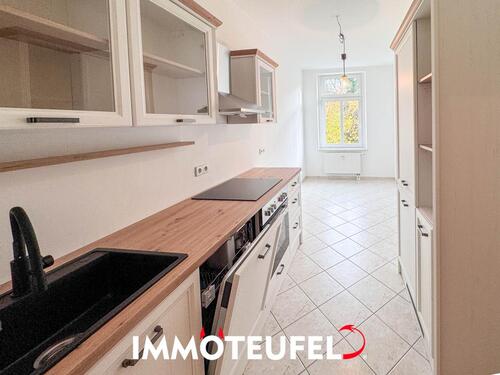 Foto - ERSTBEZUG nach Renovierung: 2-Raum-Wohnung mit Balkon, Stellplatz im Innenhof und Einbauküche !!!