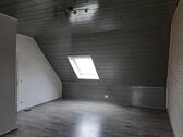 Foto - 1 Zimmer Dachgeschoßwohnung zur Miete in Oberhausen