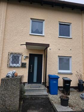 Foto - Reihenmittelhaus zu vermieten - 950,00&nbsp;EUR Kaltmiete, ca.&nbsp; 105,00&nbsp;m&sup2;