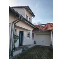 Schöne Doppelhaushälfte in familienfreundlicher Lage - Laupheim