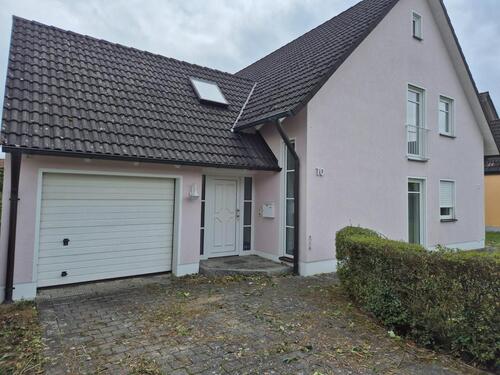 Foto - Haus zur Miete - 1.400,00 EUR Kaltmiete,