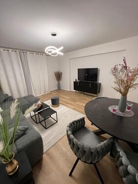 Foto - WG-Zimmer m. eigenem Balkon-90m2-möbliert-2er-WG, Olymp.West