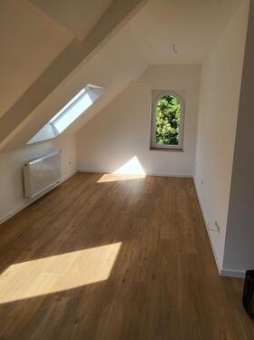 Foto - Schicke 2-Zimmer Dachgeschoss Wohnung mit EBK, Altbau Charme