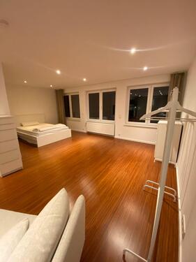 Foto - 1 Zimmer Dachgeschoßwohnung zur Miete in Köln