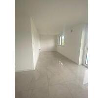 Exklusive, neuwertige 3-Zimmer- Wohnung mit Balkon in Neusäß