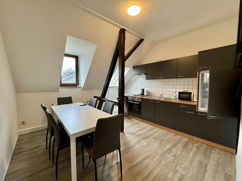 Foto - Lichtdurchflutete große 3-Raumwohnung mit Einbauküche und Garten