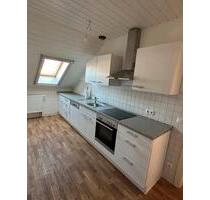 Renovierte Dachgeschosswohnung (65qm) in Alt-Hamborn - Duisburg