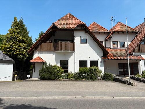 Foto - 4-Zimmer-Wohnung im Erdgeschoss inkl. Garage und 3 Stellplätzen