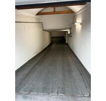 Geräumiger Tiefgaragenplatz zu vermieten (kein Duplex) - München Pasing-Obermenzing