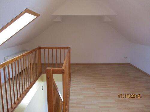 Foto - Hier wohnt Gemütlichkeit – Dachwohnung mit Galerie und viel Licht zum Wohlfühlen