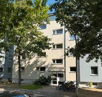 Gepflegte 3 ZKB mit Loggia, modernisiertes Bad, Einbauküche - Ludwigshafen am Rhein Rheingönheim