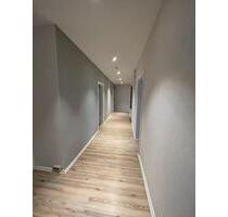 Großzügige 4 Zi Wohnung Rheinerlandstrasse Balkon WG geeignet - Osnabrück Hellern Großzügige 4 Zi Wohnung Rheinerlandstrasse Balkon WG geeignet - Osnabrück Hellern