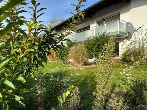 Foto - Frisch renovierte 2-Zimmer-Wohnung mit eigenem Gartenparadies!