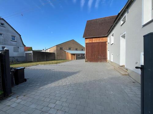 Foto - Kernsaniertes Einfamilienhaus mit Scheune Traumgrundstück