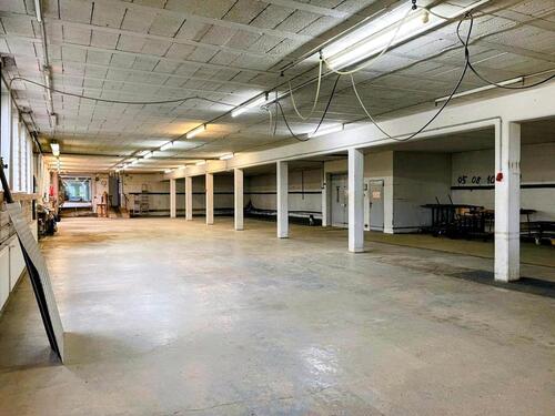 Foto - Vermietung von Lagerhallen mit guter Anbindung