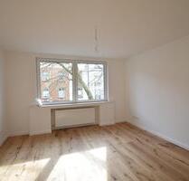 ERSTBEZUG nach Sanierung! Ideal geschnittene 2-Zimmer-Whg in OBK mit Balkon - Düsseldorf Niederkassel