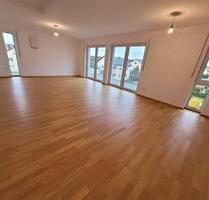 Moderne 3-Zimmer-Wohnung mit Balkon, Aufzug, TG, EEK: A - Burglengenfeld