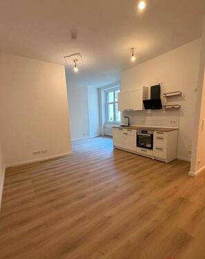 Foto - Charlottenburg: Sanierter 2-Zi-Altbau - Erstbezug - WG möglich