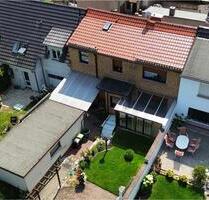 Gepflegtes Reihenhaus mit Wintergarten, Garten, Keller & Garage - Calbe (Saale)