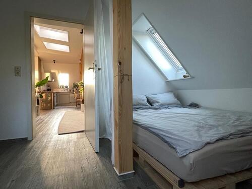Foto - Zwischenmiete: Möbilierte Dachgeschoss-Wohnung am Großen Garten a