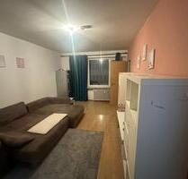 1 Zimmer zur Untervermietung in einer Wohnung (nur für 3-4 Mon) - München Thalkirchen-Obersendling-Forstenried-Fürstenried-S