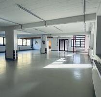 Moderne zweigeschossige Gewerbehalle Kranbahn Heimerdingen A8 A81 Anschluss - Ditzingen