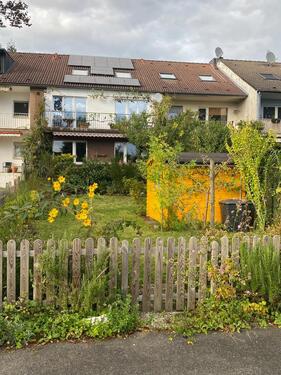 Foto - 2 Familienhaus in ruhiger Südhanglage in Millrath mit PV Anlage