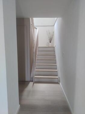 Foto - Sanierte Doppelhaushälfte mit Main-Blick, EBK und Garage