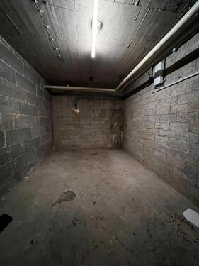 Foto - Lagerraum in Kellergeschoss einer Gewerbeimmobilie