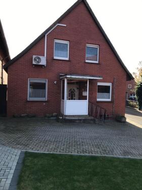 Foto - Haus mit Garten in Schlüsselburg