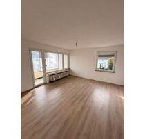 Frisch sanierte 3-Zimmer-Wohnung mit Balkon und Stellplatz - Bielefeld Sennestadt Frisch sanierte 3-Zimmer-Wohnung mit Balkon und Stellplatz - Bielefeld Sennestadt